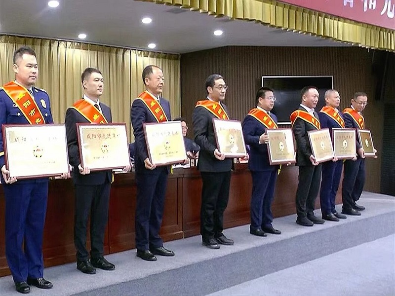 喜報！咸陽路橋工程公司榮獲咸陽市 “先進集體”榮譽稱號